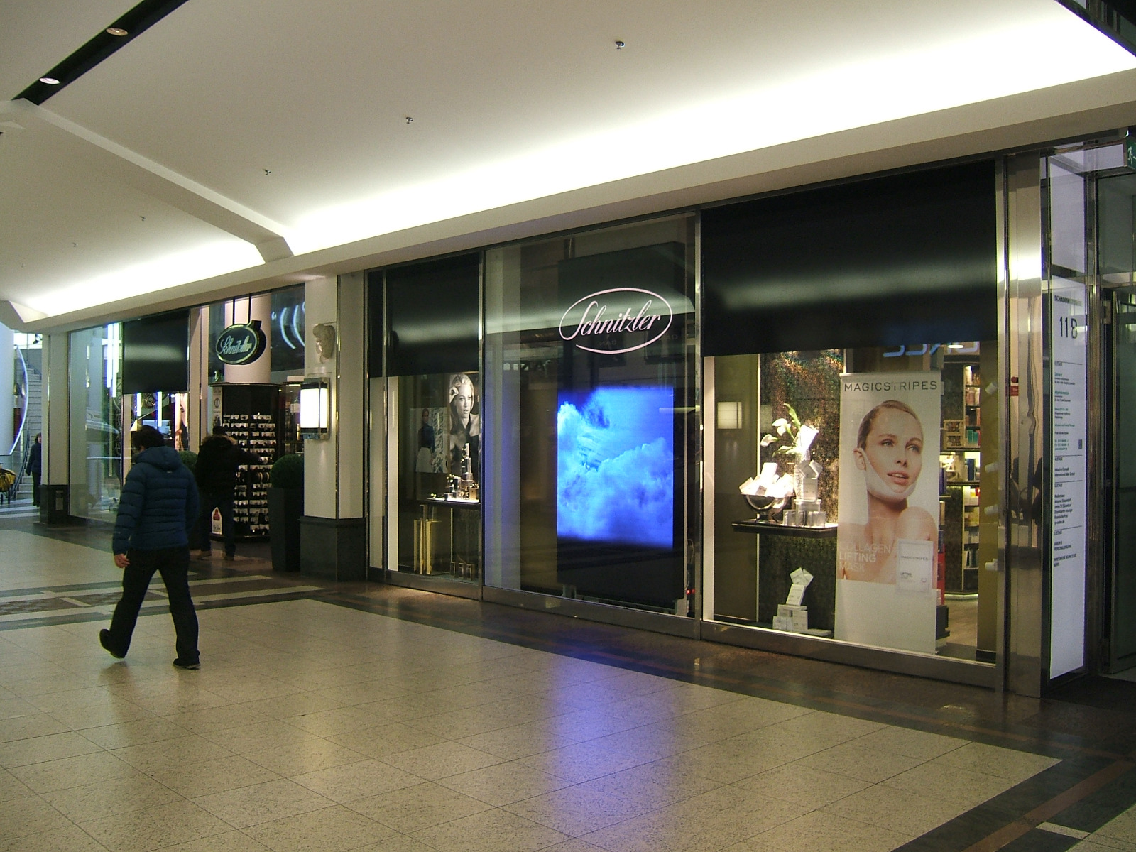 LEDDisplays-References-Schnitzler-Gallery2 | Arcus Licht- und ...